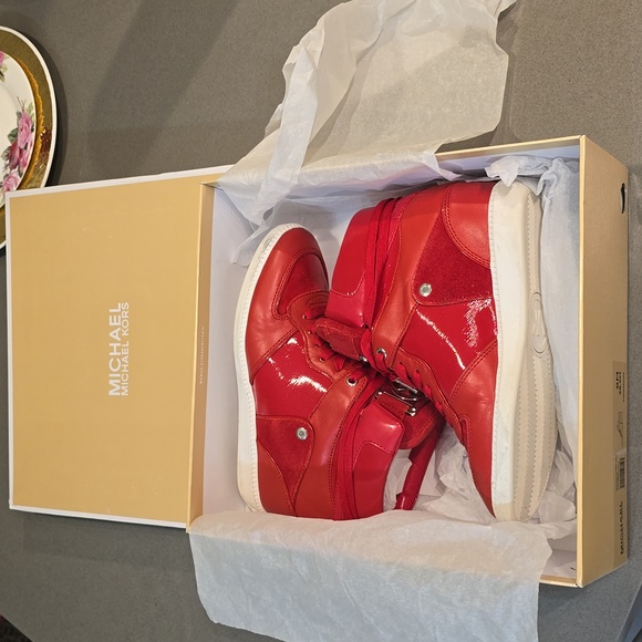 High top wedge sneakers in Crimson red - Picture 11 of 12